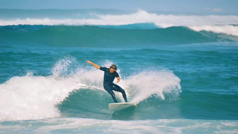 Surf en las playas peruanas